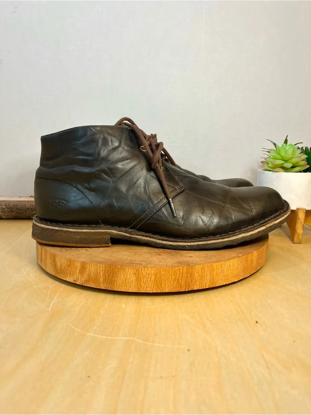 UGG | Leighton Men's Leather Chukka SN 3275 Size 11 Brown